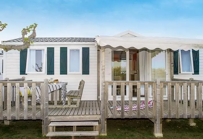Camping Narbonne Plage 4* : Mobil Home Premium 33 M² A 200M De La Plage Et Centre Ville